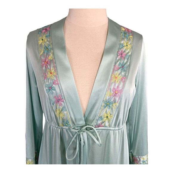 Montgomery Ward Semi Sheer Satin Robe Embroidered Trim Button Small Vintage - Picture 3 of 11